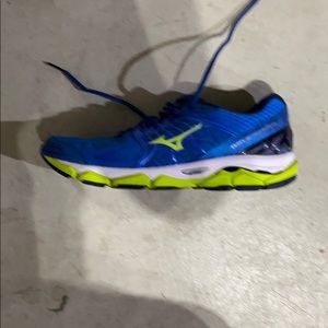 Men’s Mizuno Running shoes